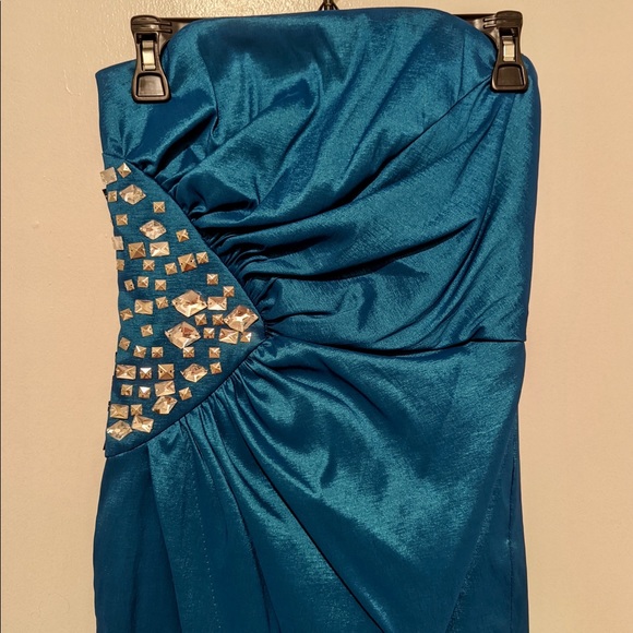 Royal Blue Structured Cocktail Dress - Picture 13 of 13